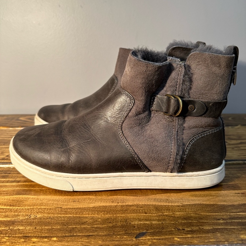Olukai | Pehuea Hulu | Sherling Wool Ankle Boots | Brown | Women's Size 8